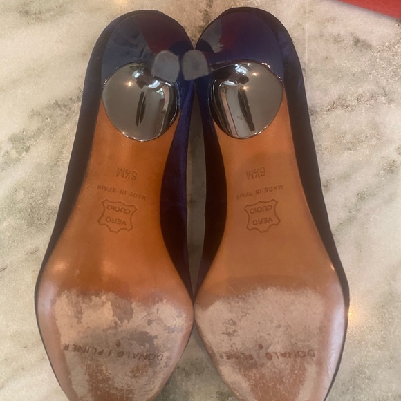 Donald J Pliner  navy velvet shoes - Picture 8 of 10